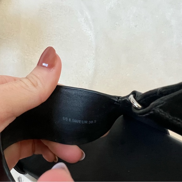 VINCE black strappy platform sandal 38.5 white sole neutral staple comfortable - Picture 3 of 6